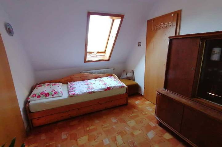 Ganze Wohnung, Gemütliche Ferienwohnung in ruhiger Umgebung mit Terrasse in Freital, Osterzgebirge