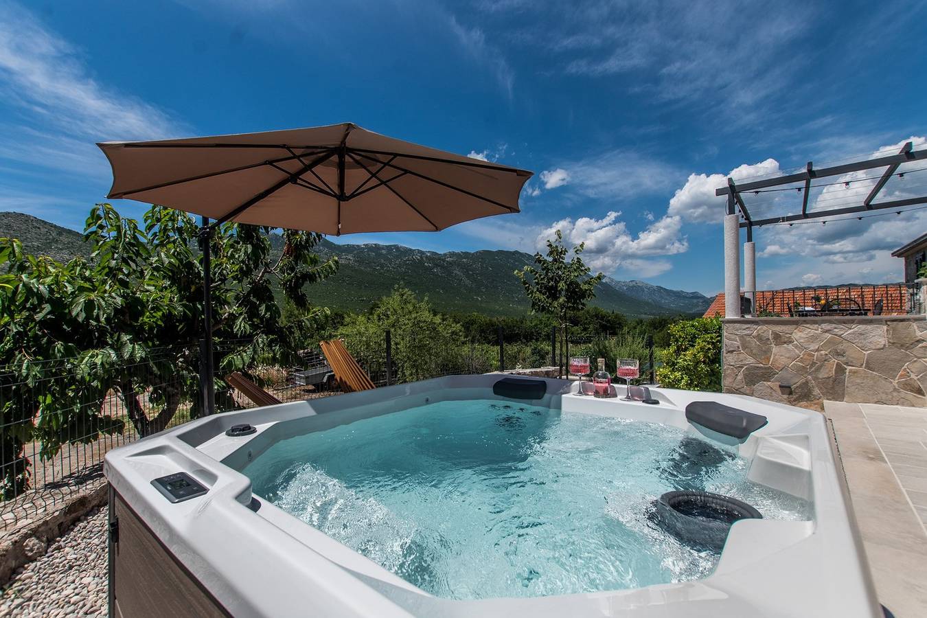 Villa für 4 Personen mit Balkon/Terrasse in Makarska Riviera