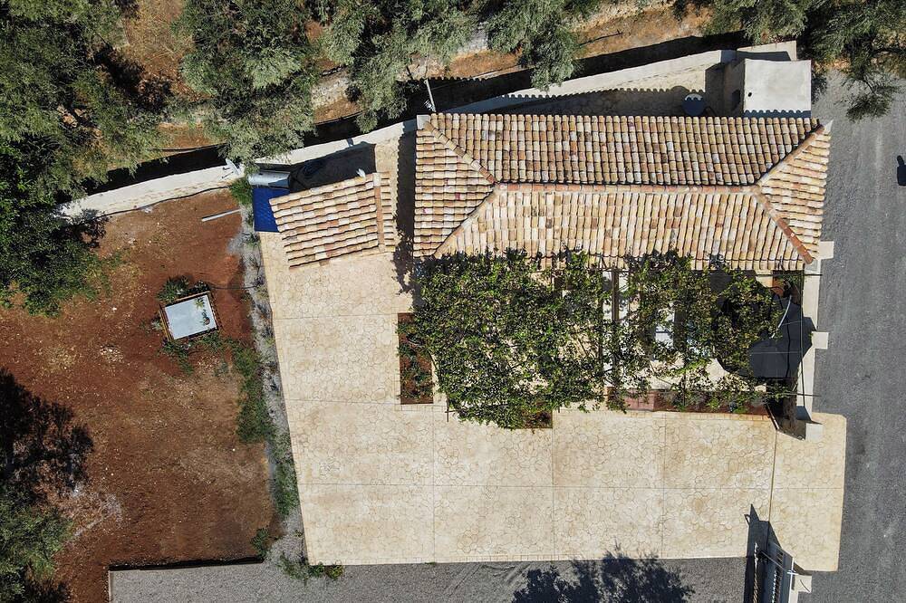 Olive Grove by The Sea is just a stone's throw from Ritsa Beach Kardamyli in Kampos, Messenien