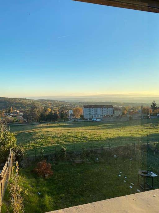 Gîte pour 2 personnes, avec vue à Pélussin - 3