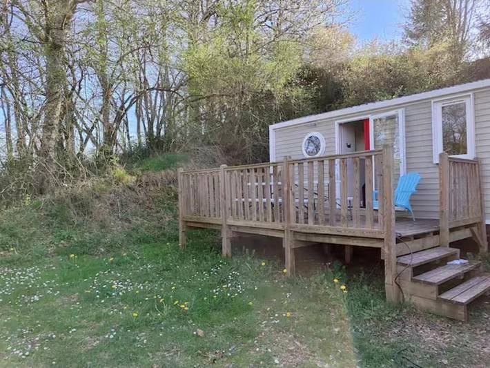 Location de vacances pour 6 personnes, avec jardin ainsi que terrasse et piscine à Pont-de-Salars - 2