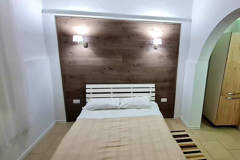 Geheel appartement, Peaceful Apartment w/ Ac + Private Bathroom in Sliema, Malta