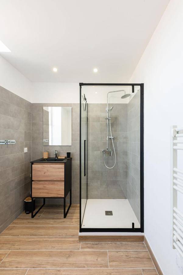 Gîte pour 2 personnes, avec vue à Saint-Victor-la-Coste - 2