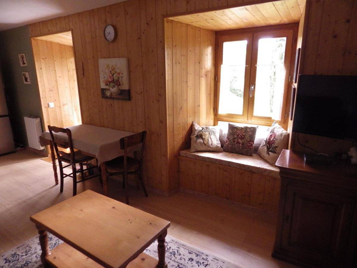 Appartement entier, Petit appartement de charme, belle vue in Villeneuve-d'Allier, Haute-Loire