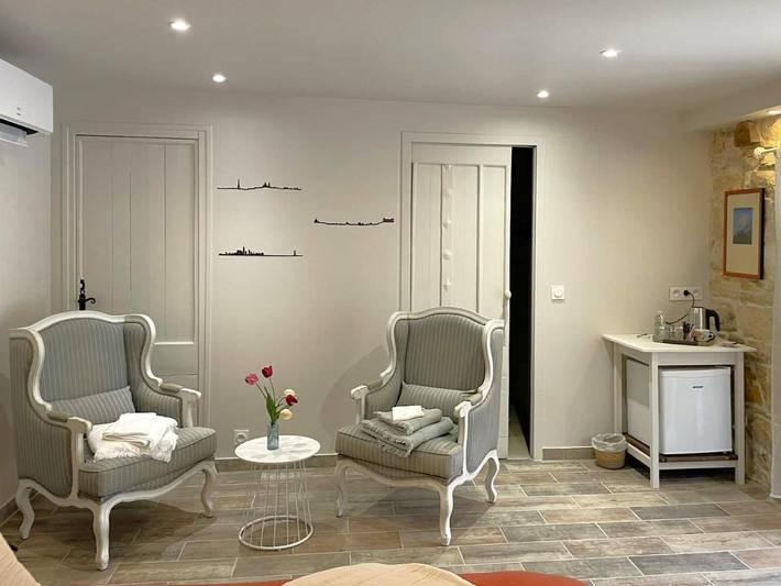 Location de vacances pour 2 personnes, avec Terrasse ainsi que Jardin et Piscine à Salviac - 4