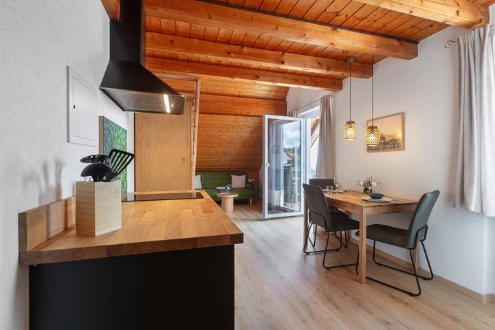 Geheel appartement, Appartement 'Haus Freudig - Tannenblick' met gedeelde tuin, balkon en Wi-Fi in Höchenschwand, Zuidelijk Zwarte Woud