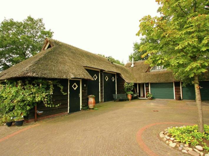 Ferienhaus für 8 Personen, mit Terrasse und Garten sowie Sauna in Ommen