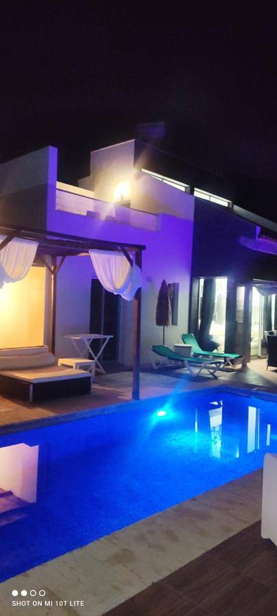 Luxury Villa Sea Views Heated Pool private jacuzzi wifi bbq parking tennis court in Candelaria, Tenerife Sur