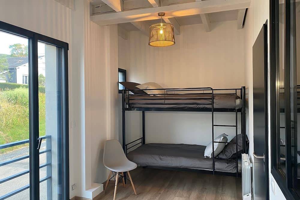 Maison type loft 200 m2 14 personnes +terrasse vue panoramique Montagne in Lacaune, Région de Lacaune