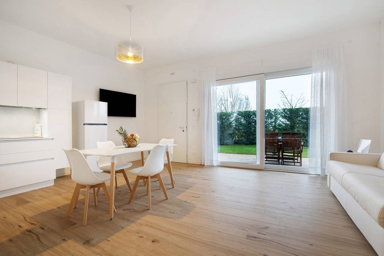 Monolocale intero, Monolocale 'Open Space 1' con giardino in comune, Wi-Fi e aria condizionata in Lido di Jesolo, Jesolo