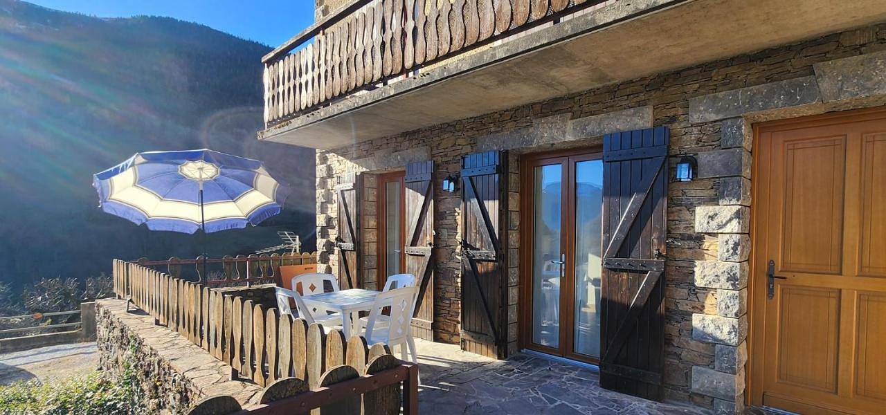 Appartement entier, Apartment with Mountain View in Castillon-de-Larboust, Pyrénées