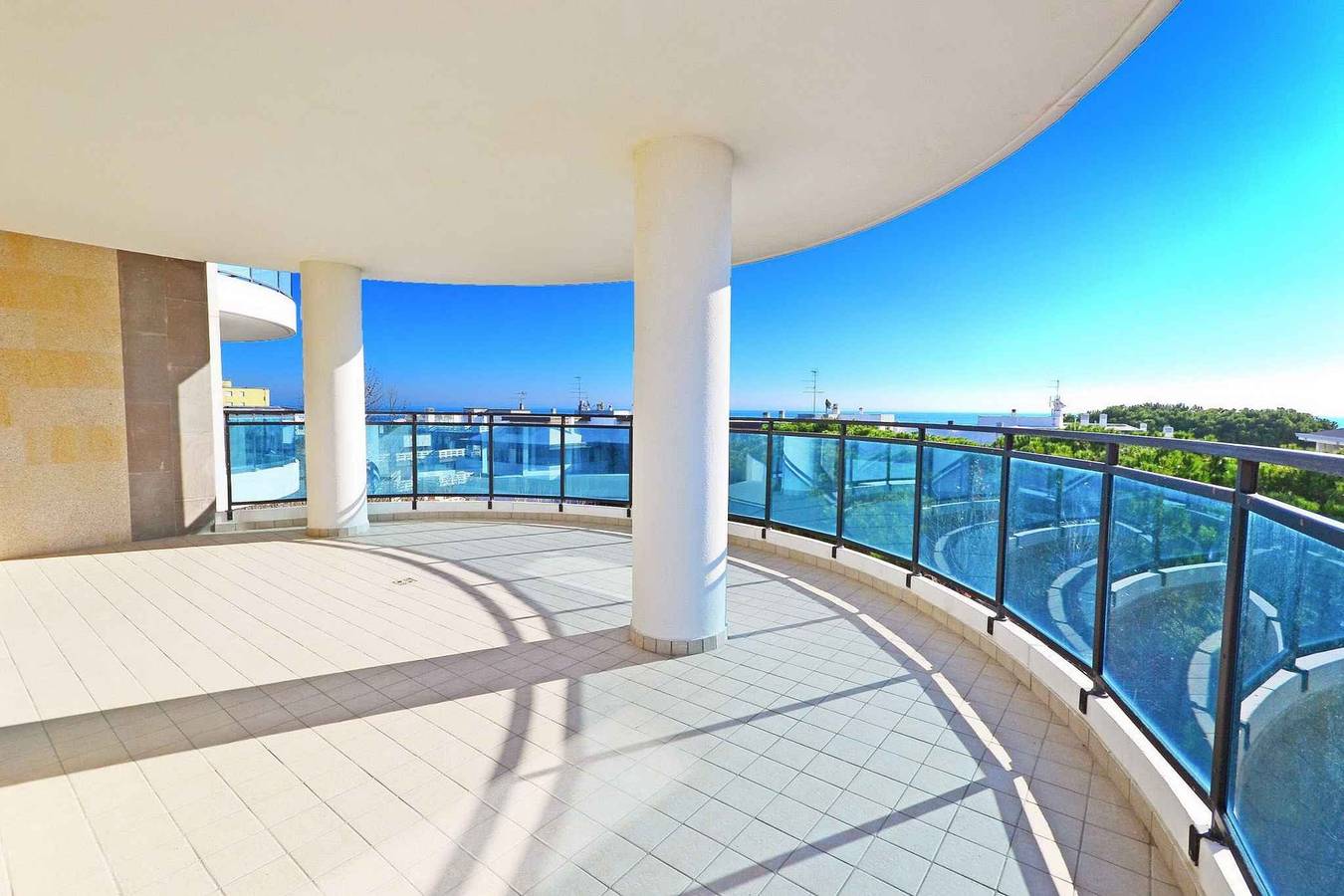 Appartamento intero, Appartamento con aria condizionata e balcone vicino alla spiaggia  in Lignano Sabbiadoro, Provincia d'Udine