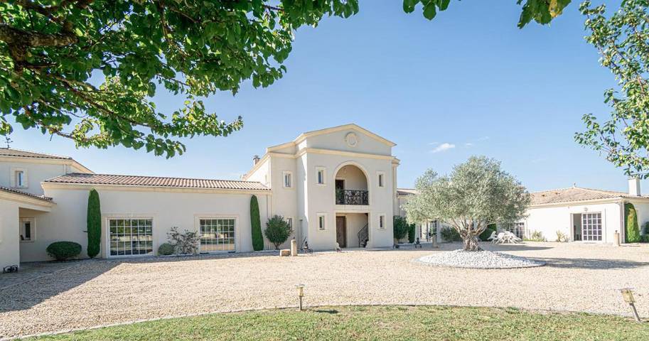Location de vacances pour 2 personnes, avec jardin et vue ainsi que piscine et sauna à Saint-Laurent-Médoc - 3