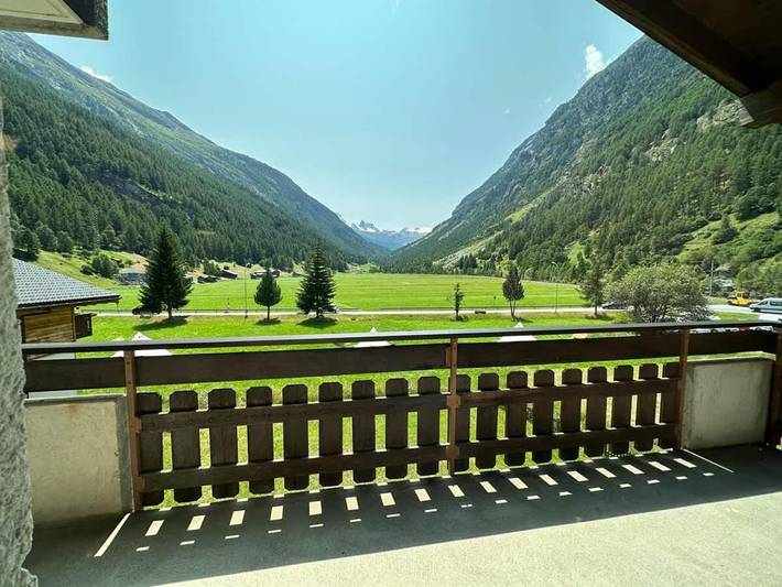 Ferienwohnung für 8 Personen, mit Balkon und Terrasse sowie Garten in Täsch
