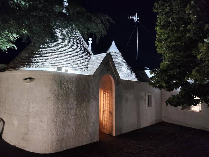 Location de vacances pour 8 personnes, avec piscine ainsi que jardin et vue à Antonelli - 2