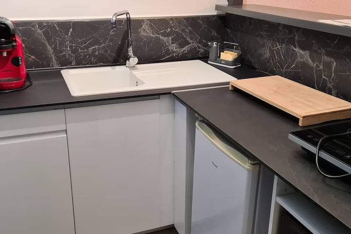 Ganze Wohnung, F2 Komfortabel, 2 Minuten zum Strand und Hafen in Carnon-Plage, Mauguio