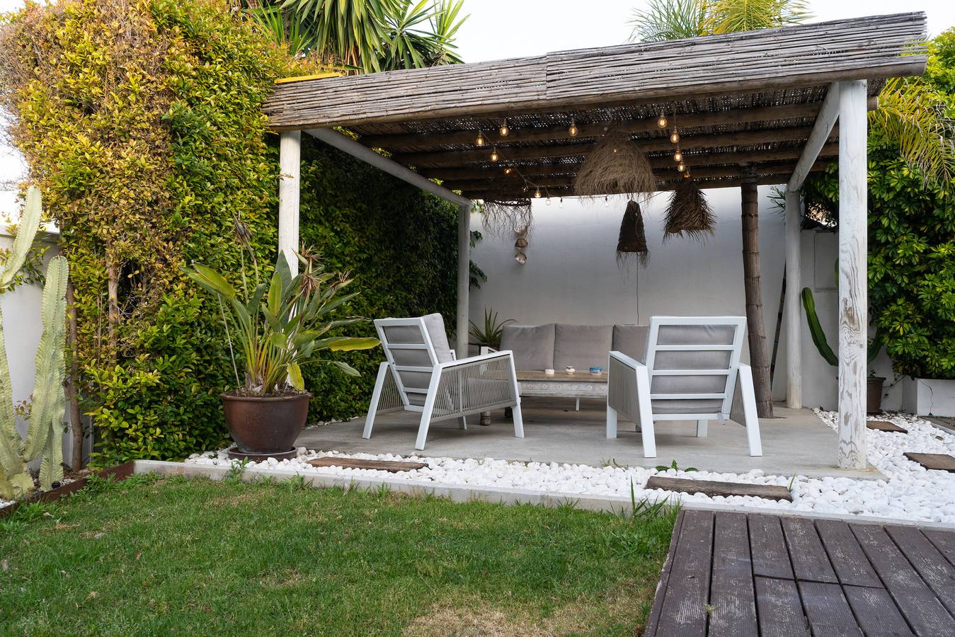 Villa Madrugada, beachside villa in Costabella in Las Chapas, Marbella