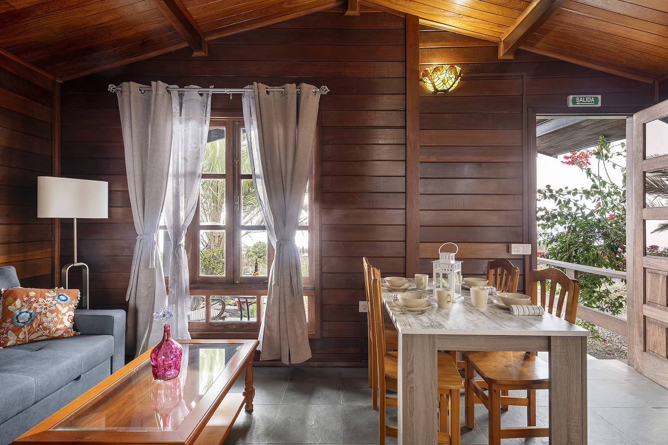 Holiday Home 'La Cabaña Del Atardecer' with Sea View, Wi-Fi and Air Conditioning in Las Manchas, Los Llanos de Aridane