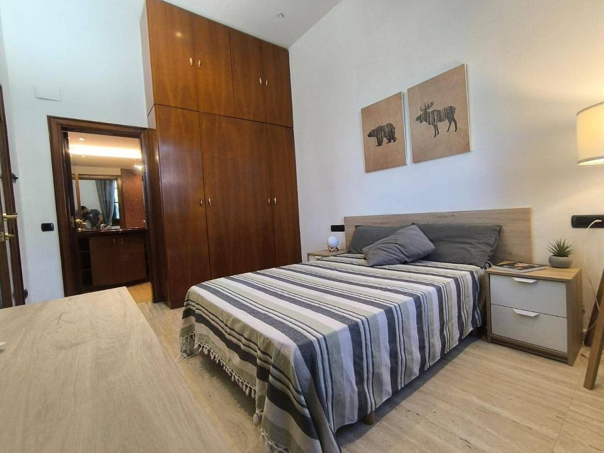 Privete room in coliving and coworking in La Salut, Barcelona