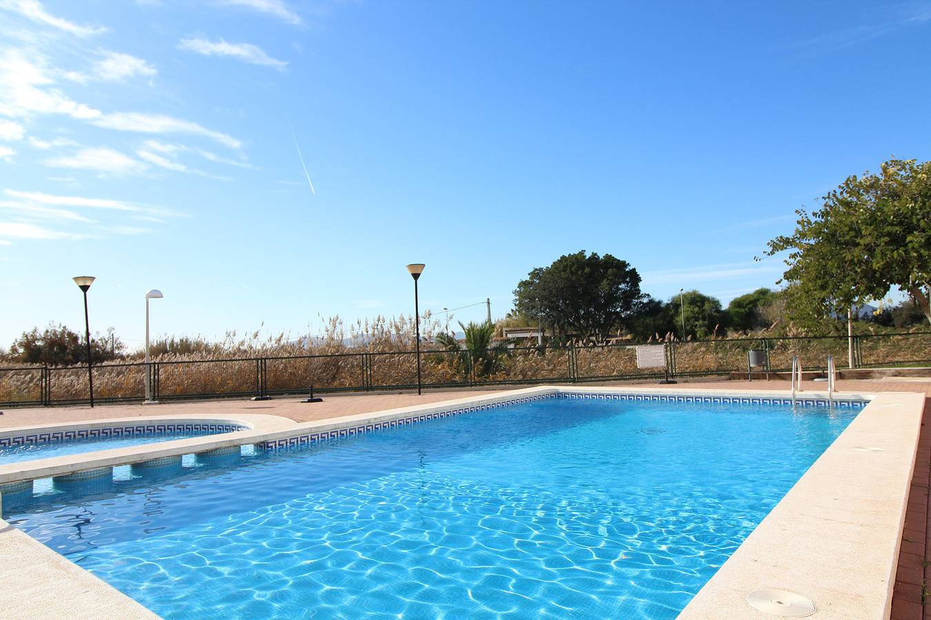 Ganze Wohnung, Global Properties: Apartment wiapartment with pool on Corinto beachth pool on Corinto beach in Playa de Almardá, Sagunto