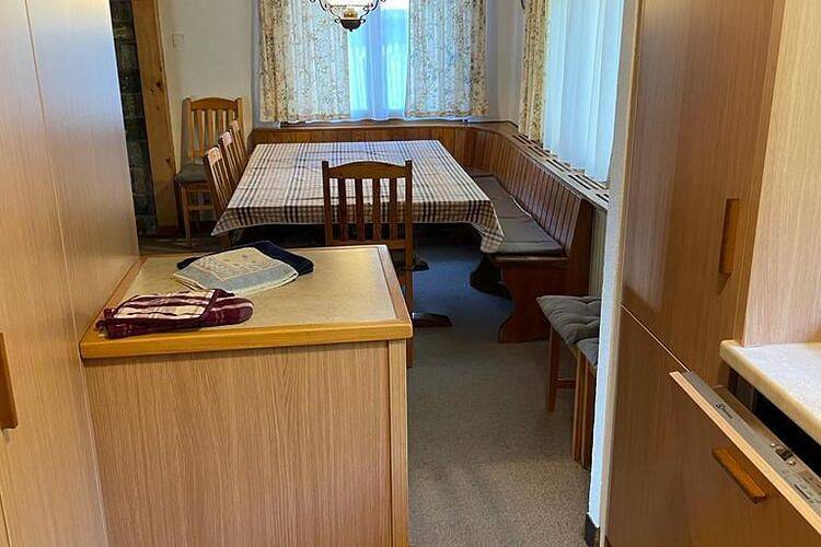 Licht chalet met terras in Randogne, Sion - Sierre & omgeving