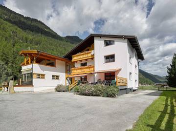 Ferienhaus für 16 Personen, mit Garten im Ötztal