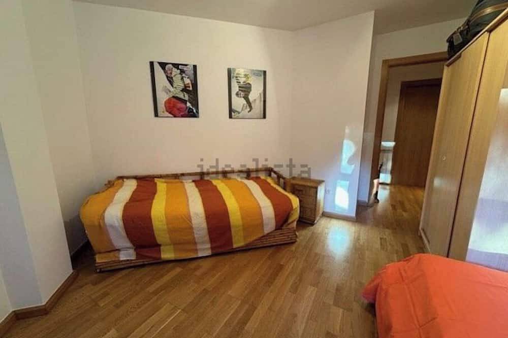 Vivienda Vacacional Para los Meses de Verano in Jaca, Spanish Pyrenees