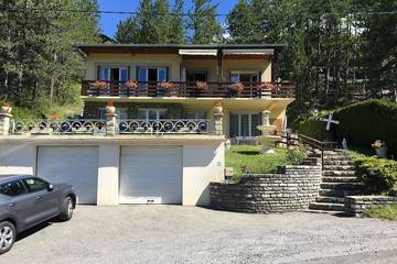 Gîte pour 5 personnes, avec jardin et balcon dans Office de Tourisme de Barcelonnette