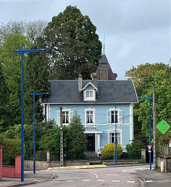 La Maison Bleue "La Charade" - Chambre Bleue in Thaon-les-Vosges, Région d'Épinal