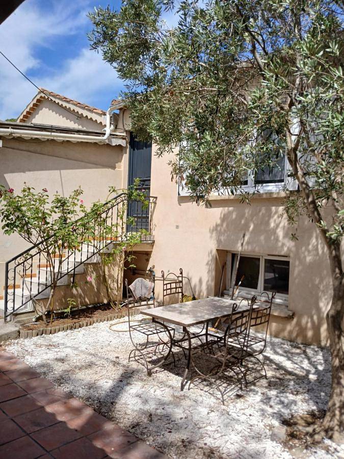 Location de vacances pour 2 personnes, avec terrasse et vue dans La Capte - 2