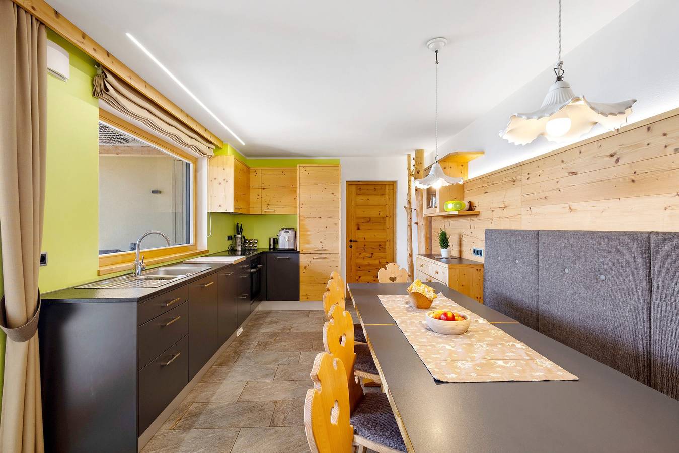 Ganze Wohnung, Ferienwohnung 'Carpe Diem' mit Bergblick, privater Terrasse und Wlan in Meransen, Mühlbach
