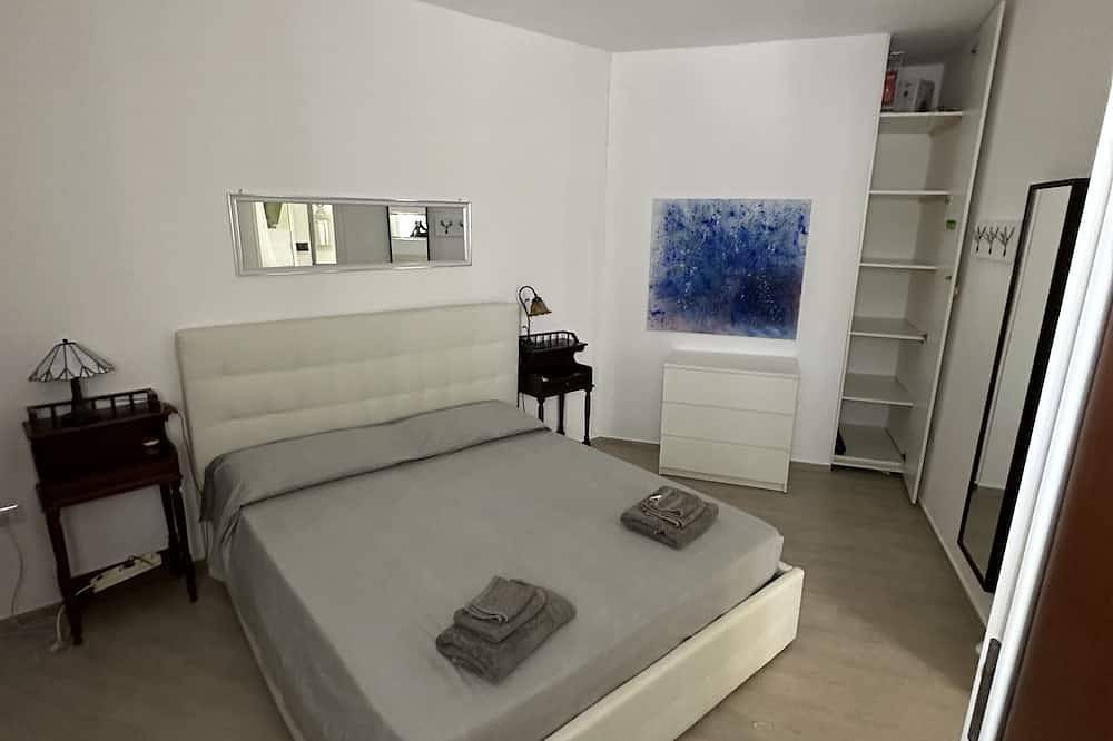 Ganze Wohnung, \"Mimosa\" Wohnung 100 Meter vom Strand entfernt in Lido Mania, Ugento
