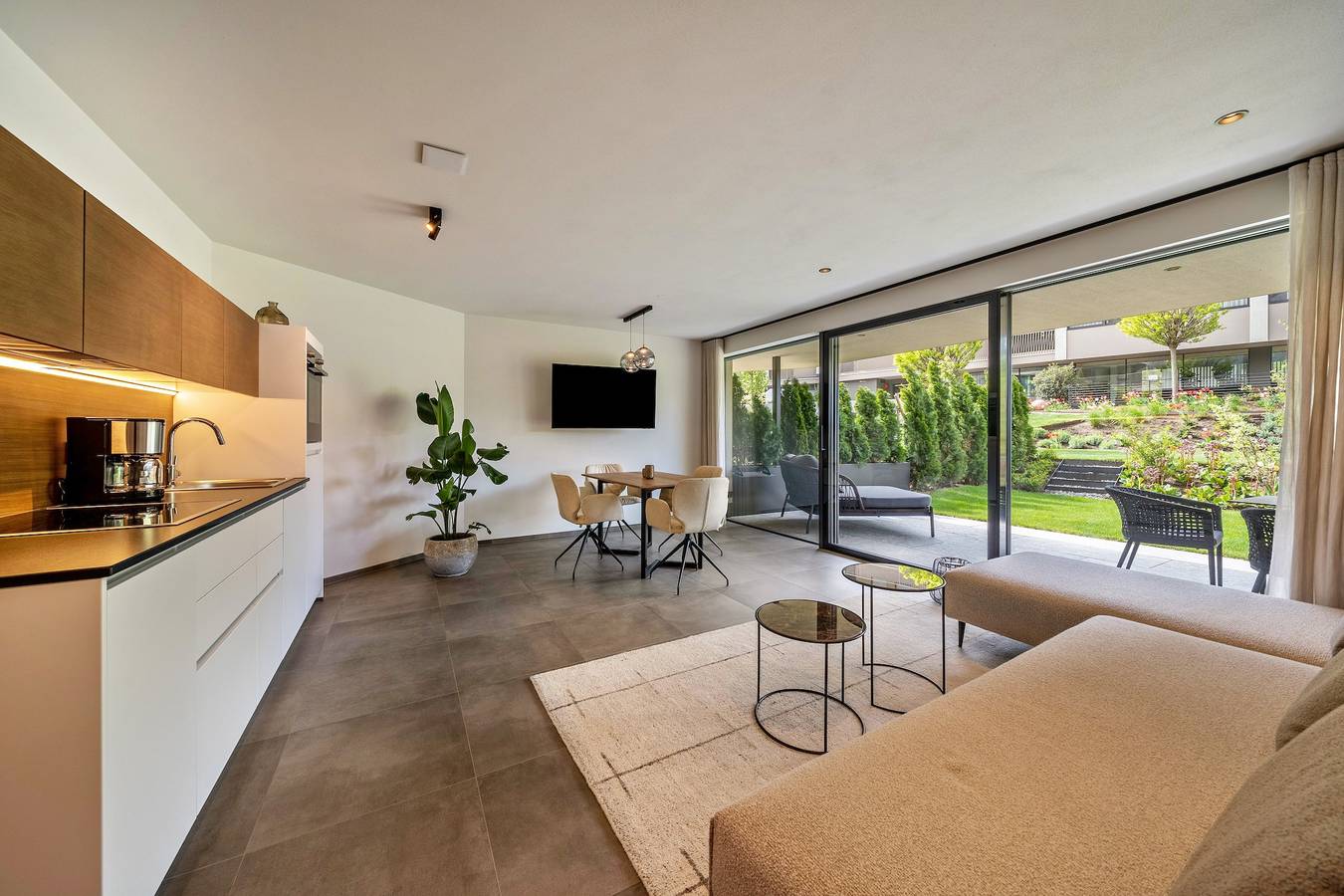 Appartamento intero, Appartamento per vacanze "Domizil Sonnengold" con vista sulle montagne, terrazza privata e Wi-Fi in Castelbello, Castelbello-Ciardes