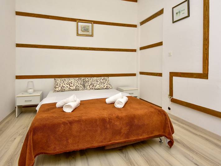 Ferienwohnung für 3 Personen, mit Terrasse und Garten in Sukosan - 3