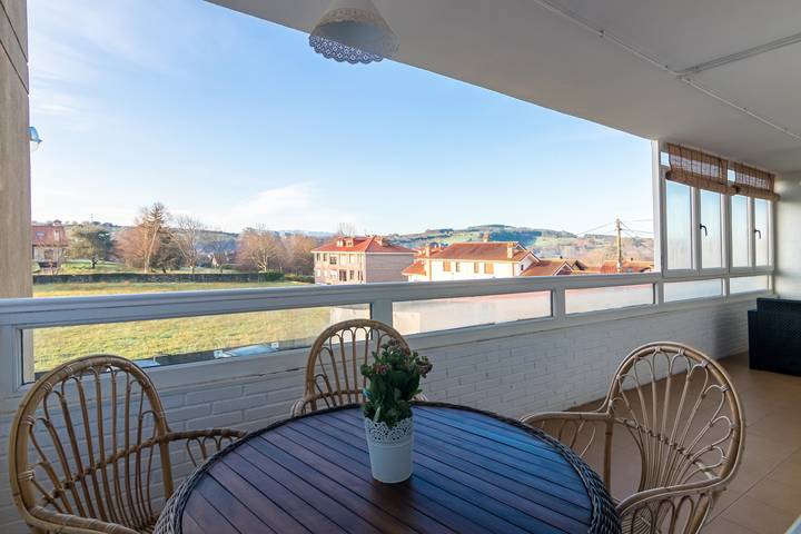 Geheel appartement, Appartement Le Dorat 38 met bergzicht en balkon in Santillana del Mar, Cantabrische kust