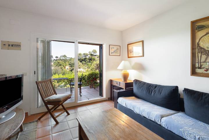 Casa adosada con vistas al mar y piscina comunitaria. in Begur, Costa Brava