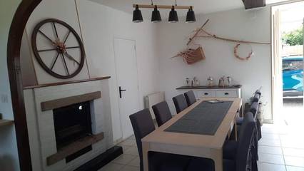 Gîte pour 8 personnes, avec jardin et piscine, adapté aux familles à Pleine-Fougères