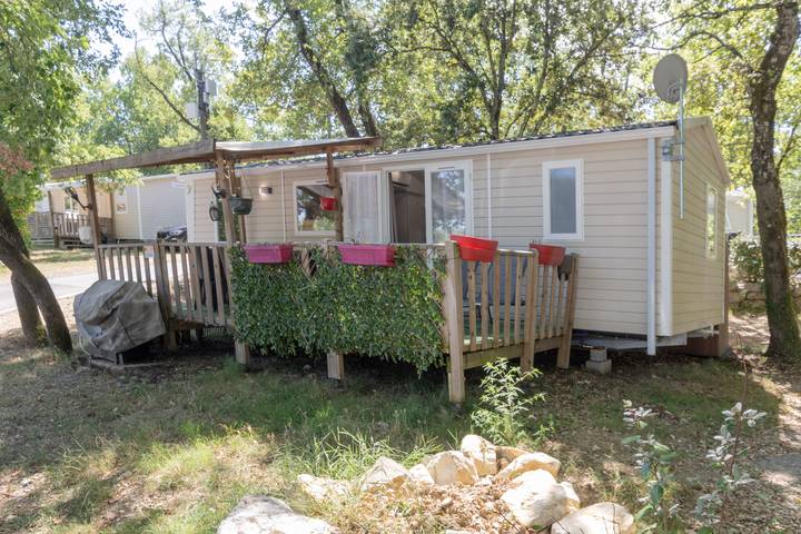 Holiday apartment for 6 people, with children pool and garden, child-friendly - 1