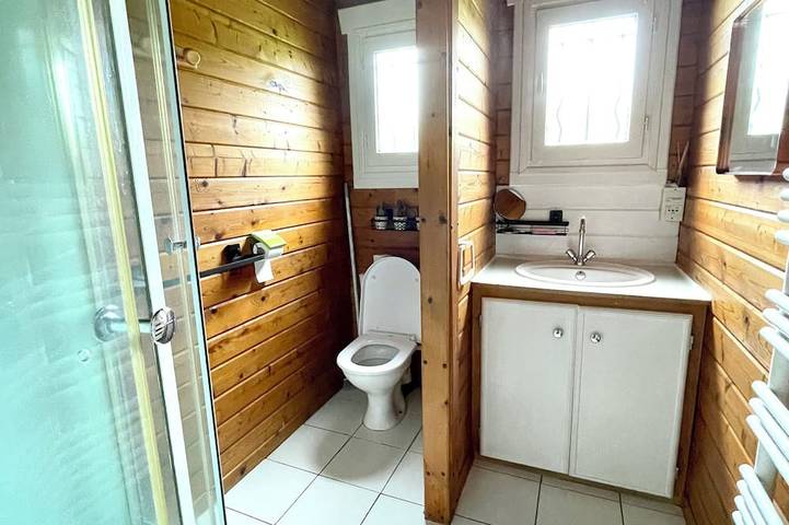 Gîte pour 4 personnes, avec jardin ainsi que terrasse et piscine, animaux acceptés à Juillac - 3