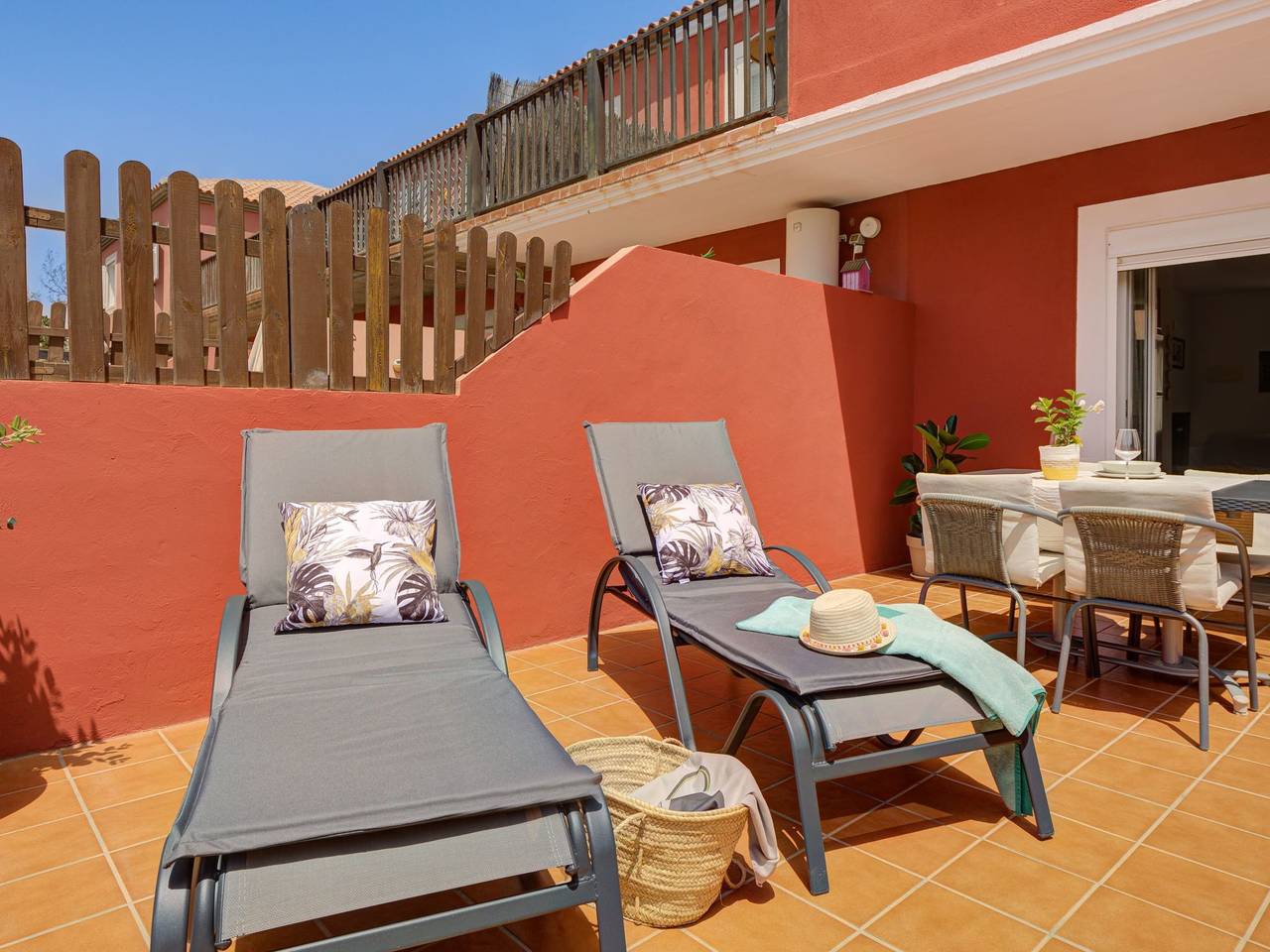 Private Terrasse, Schwimmbad, Parkplatz, Wi-Fi, Tvsat in Costa de Antigua, Antigua