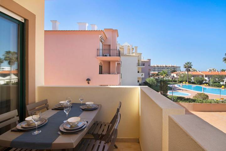 Entire apartment, Apartment "Eden" with Shared Pool & Wi-Fi in Vilamoura, Quarteira