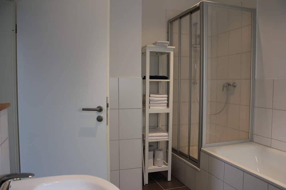 Ganze Wohnung, Wohnung für vier Erwachsene, evtl. plus Kinder in Lüneburg, Nordheide