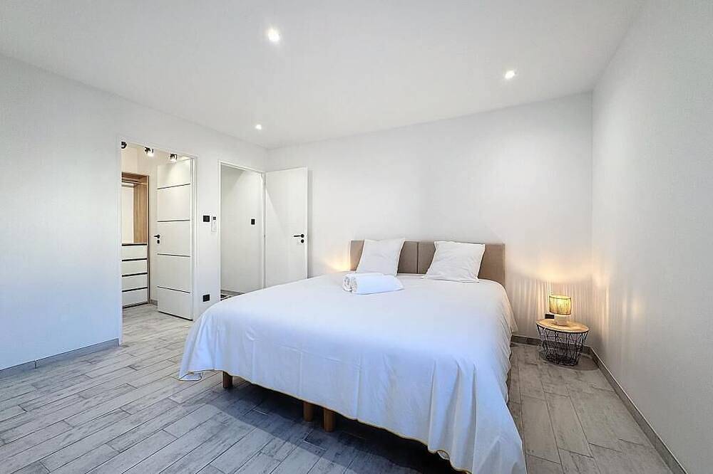 Appartement entier, Loft Spa Sauna 10 personnes Centre ville in Montluçon, Région de Montluçon
