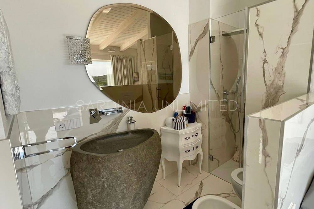 Villa Ismarea: un elegante rifugio con piscina privata a pochi passi dal mare - Sardinia Unlimited in La Marinedda, Trinità d'Agultu e Vignola