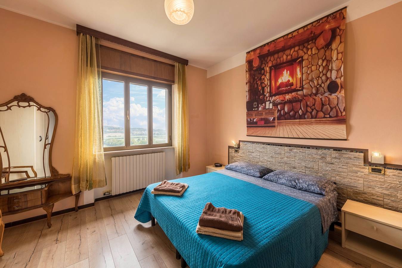 Casa Anna con vista sulle montagne, terrazza, vasca idromassaggio e Wi-Fi in Caprino Veronese, Prealpi Gardesane
