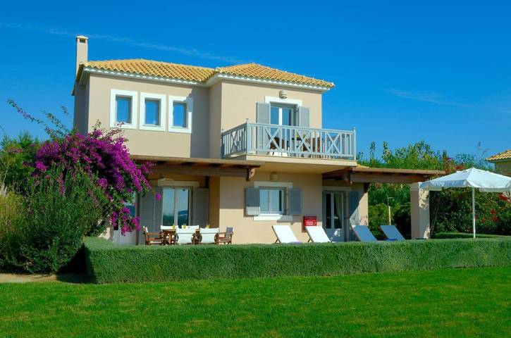 Location de vacances pour 4 personnes, avec vue ainsi que terrasse et jardin dans Gialova - 3