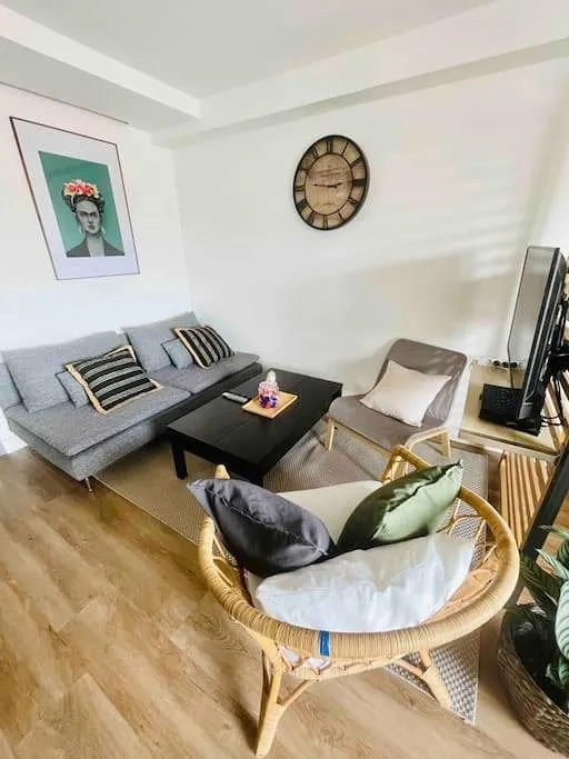 Apartamento de vacaciones para 8 personas, con terraza además de jardín y vistas - 1