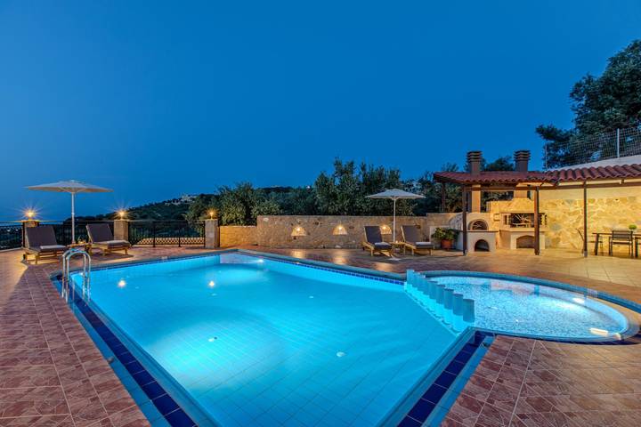 Location de vacances pour 6 personnes, avec bassin pour enfant et jardin, adapté aux familles dans Stalos - 2