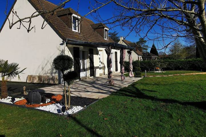 Location de vacances pour 6 personnes, avec terrasse et jardin, animaux acceptés à Saint-Georges-d'Elle