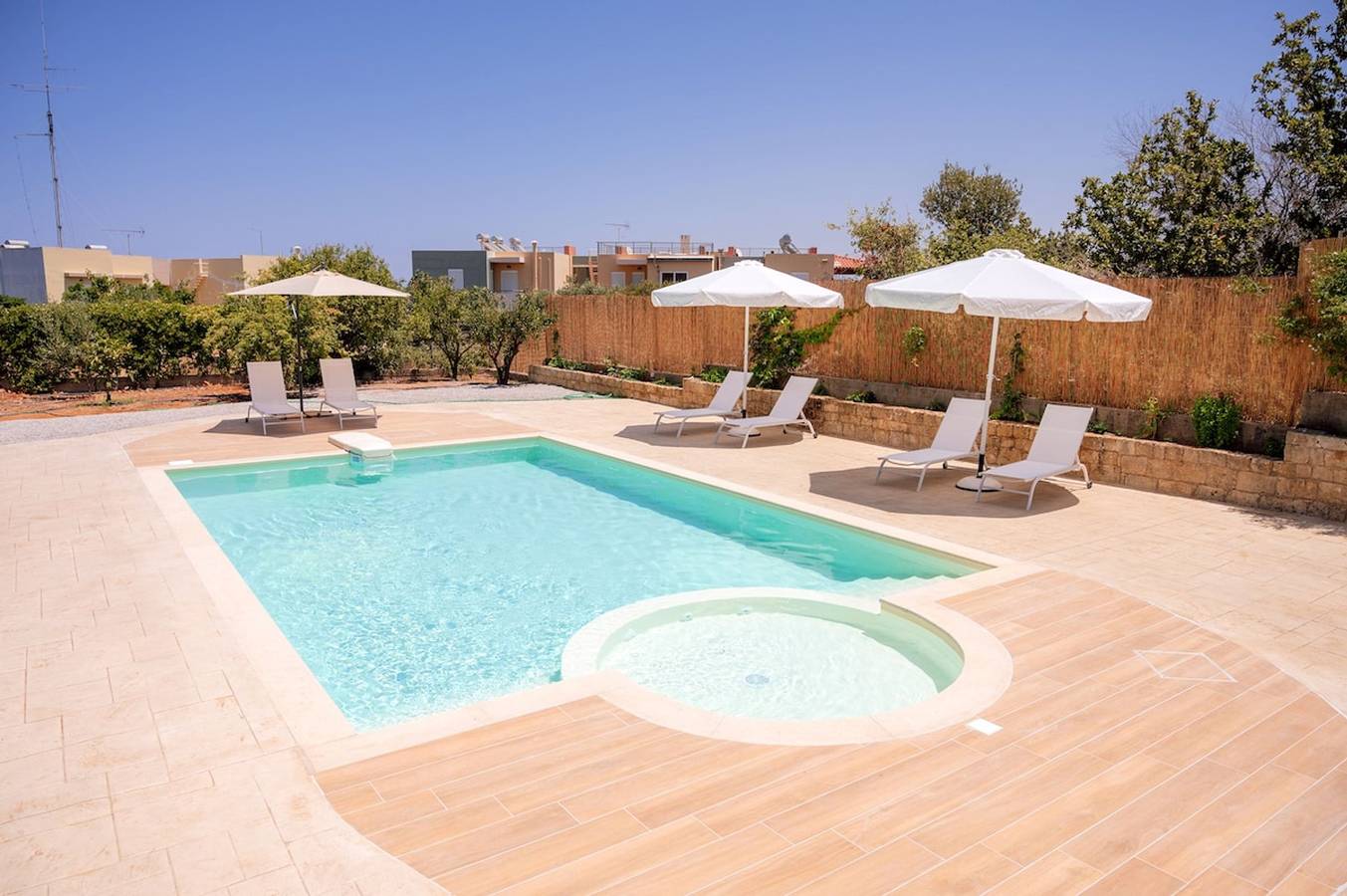 Αngélique Pool garden apartment in Atsipopoulo, Nikiforos Fokas